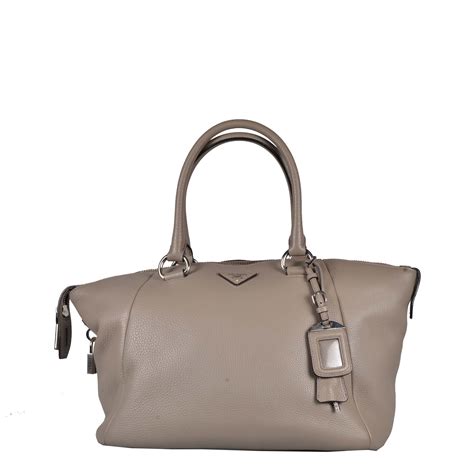 prada tasche leder grau|Prada tasche orange.